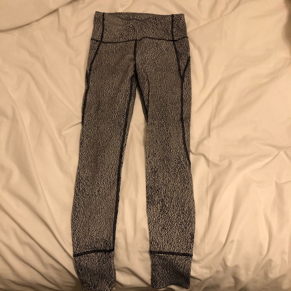 Lululemon black and white patterned leggings